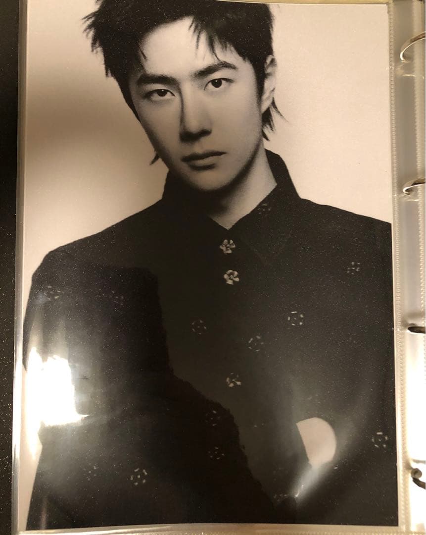 王一博 カードバインダー＋A4・Pカード他リフィル50枚付 アルバム w写真集