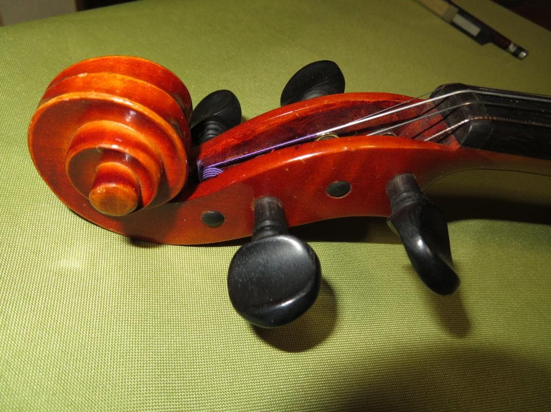 SUZUKIバイオリン　no特.2　 1971 年製　サイズ：4/4　欠けあり