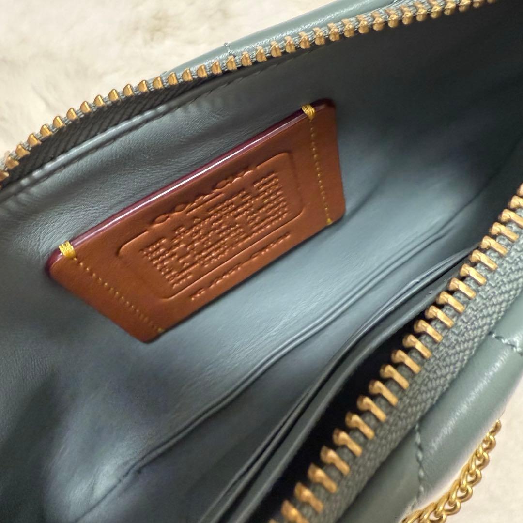 定価42,900円 COACH ショルダーバッグ　キルティング　チェーン