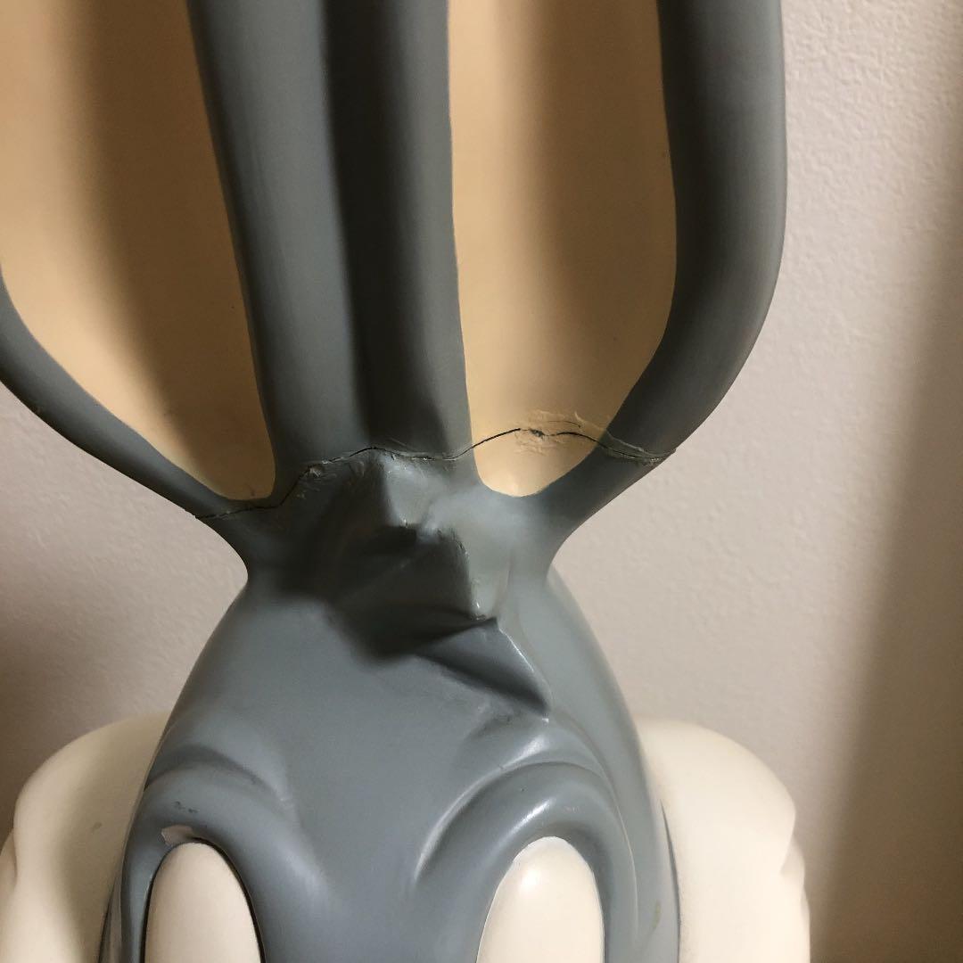 ワーナーブラザーズ　バックスバニーのフィギュア(大)