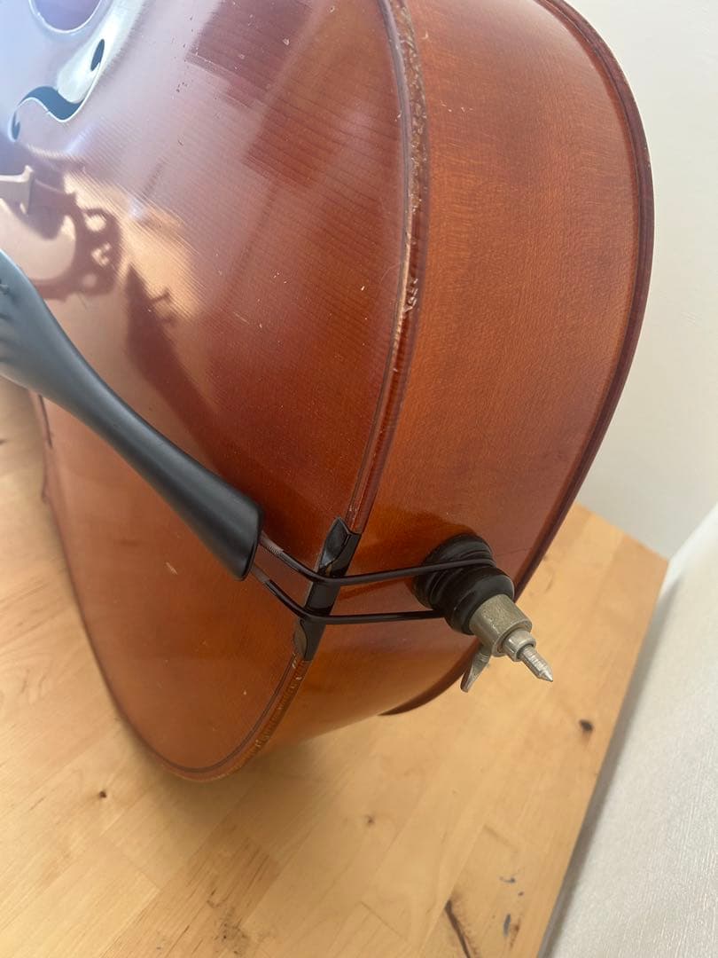 チェロと木製弓、ハードケース付き