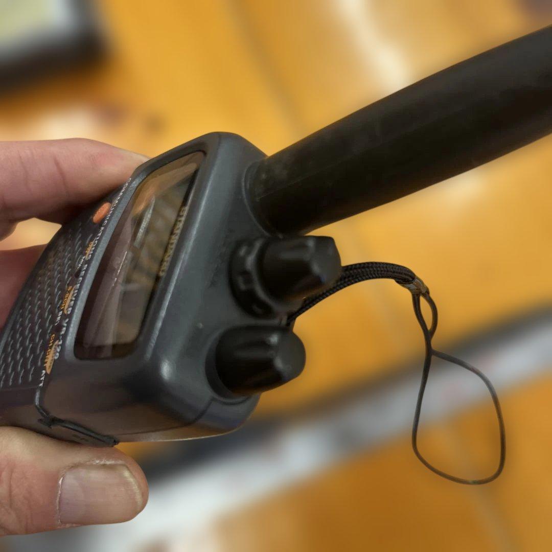 YAESU VR-120 広帯域ハンディ受信機 スタンダード　エアバンド