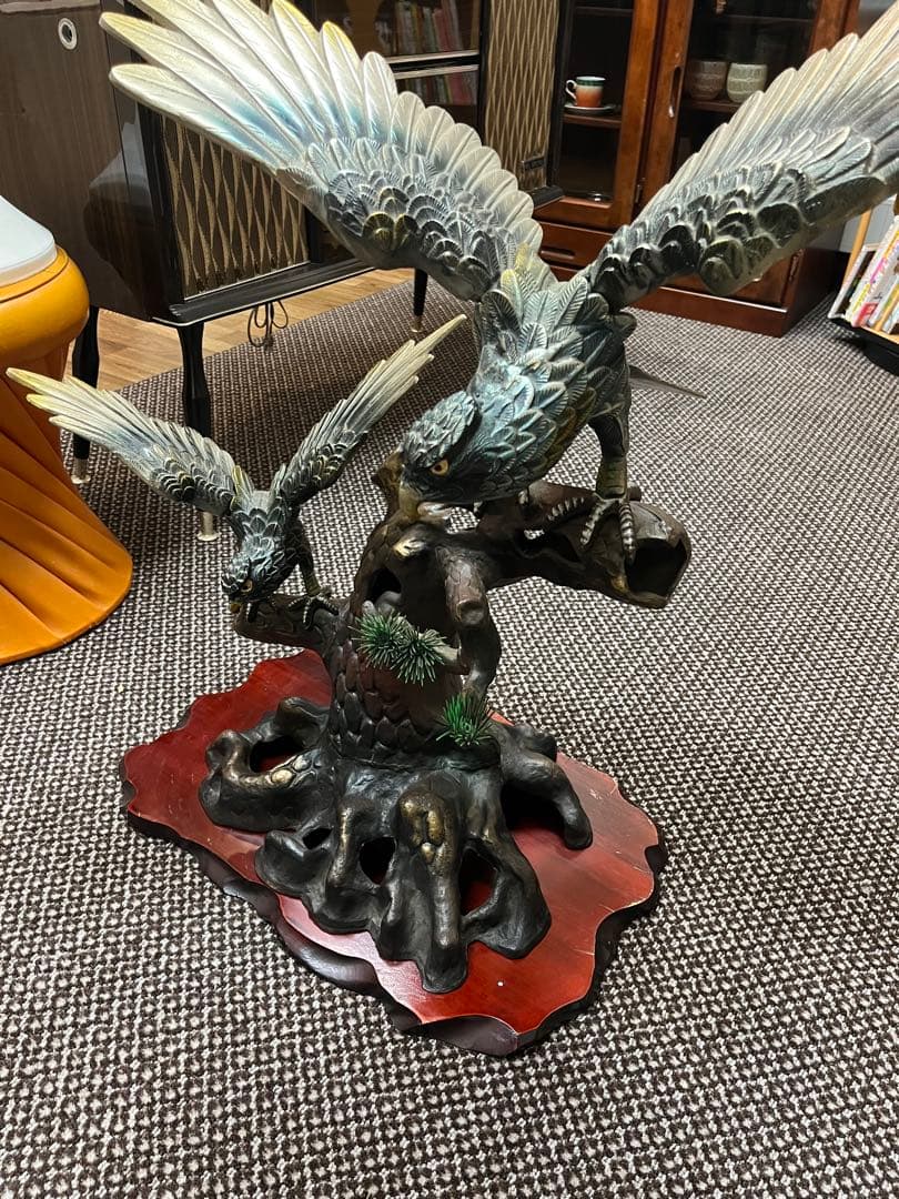 大幅お値引きしました！　鷹の置物　 金属製　 オブジェ　夫婦鷹　美品