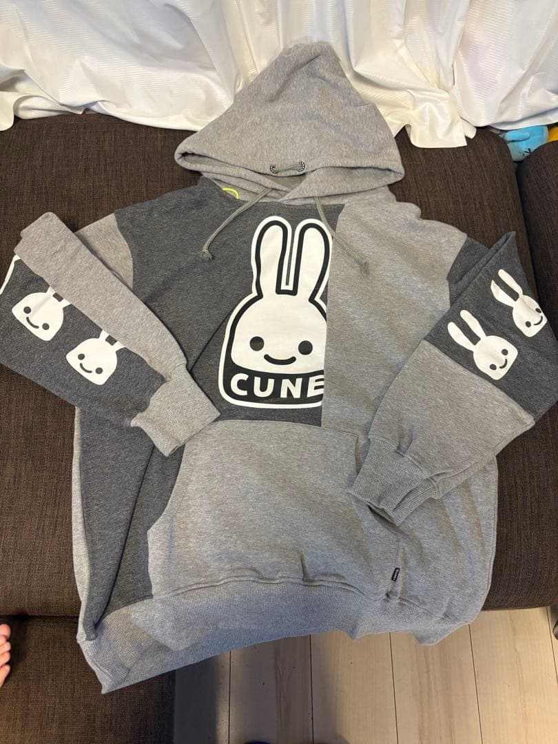 CUNEばらばらパーカー