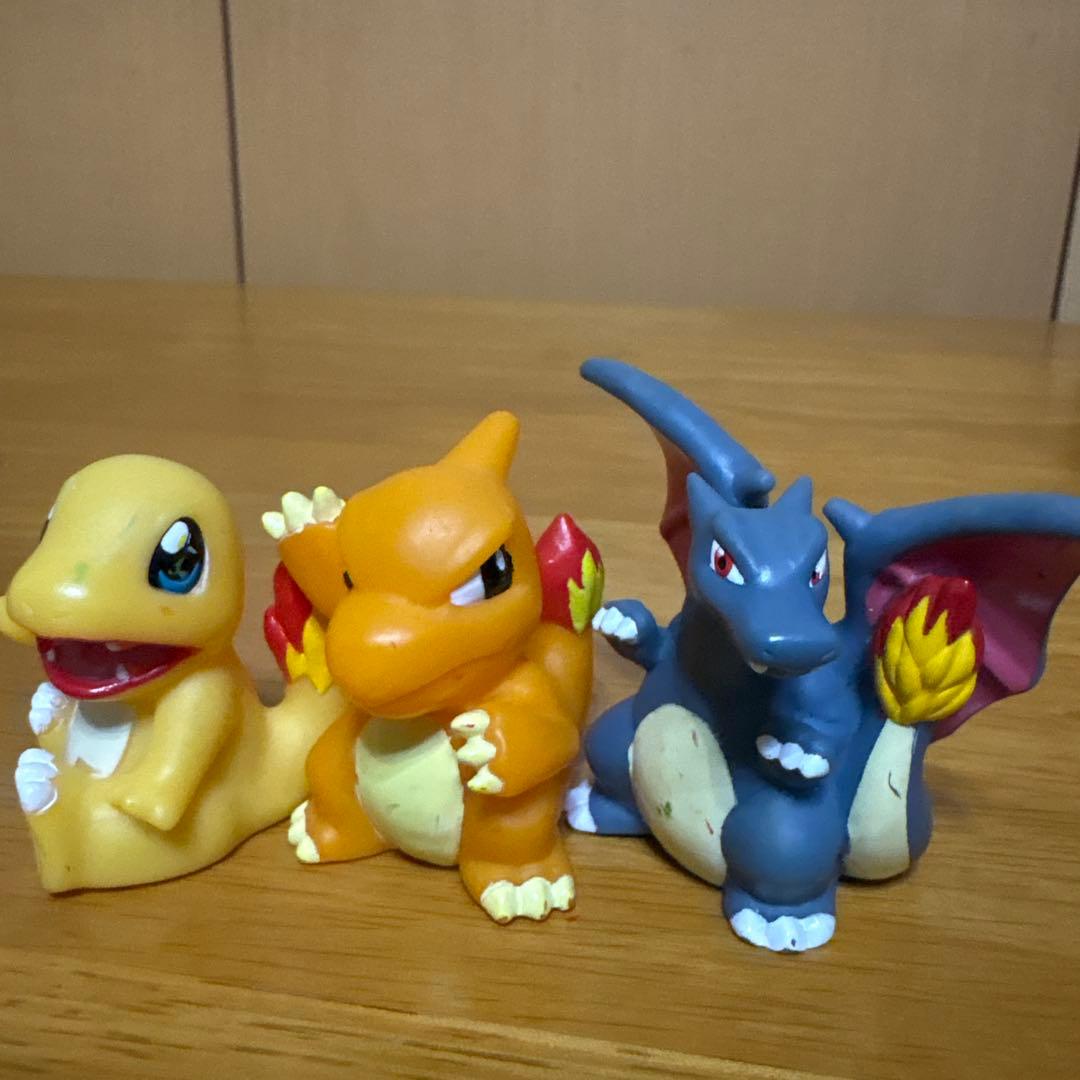 ポケモン 指人形　色違い　フィギュアセット ヒトカゲ リザード リザードン