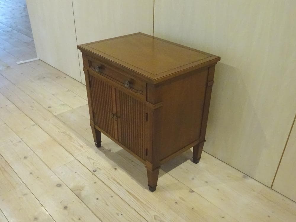 七海　ドレクセルヘリテイジ　トライユン　サイドテーブル　ナイトテーブル