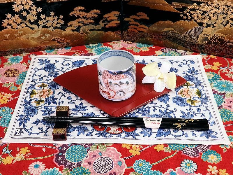 古伊万里　毘沙門亀甲紋に楼閣山水の図　猪口 のぞき　C371AS-fbua