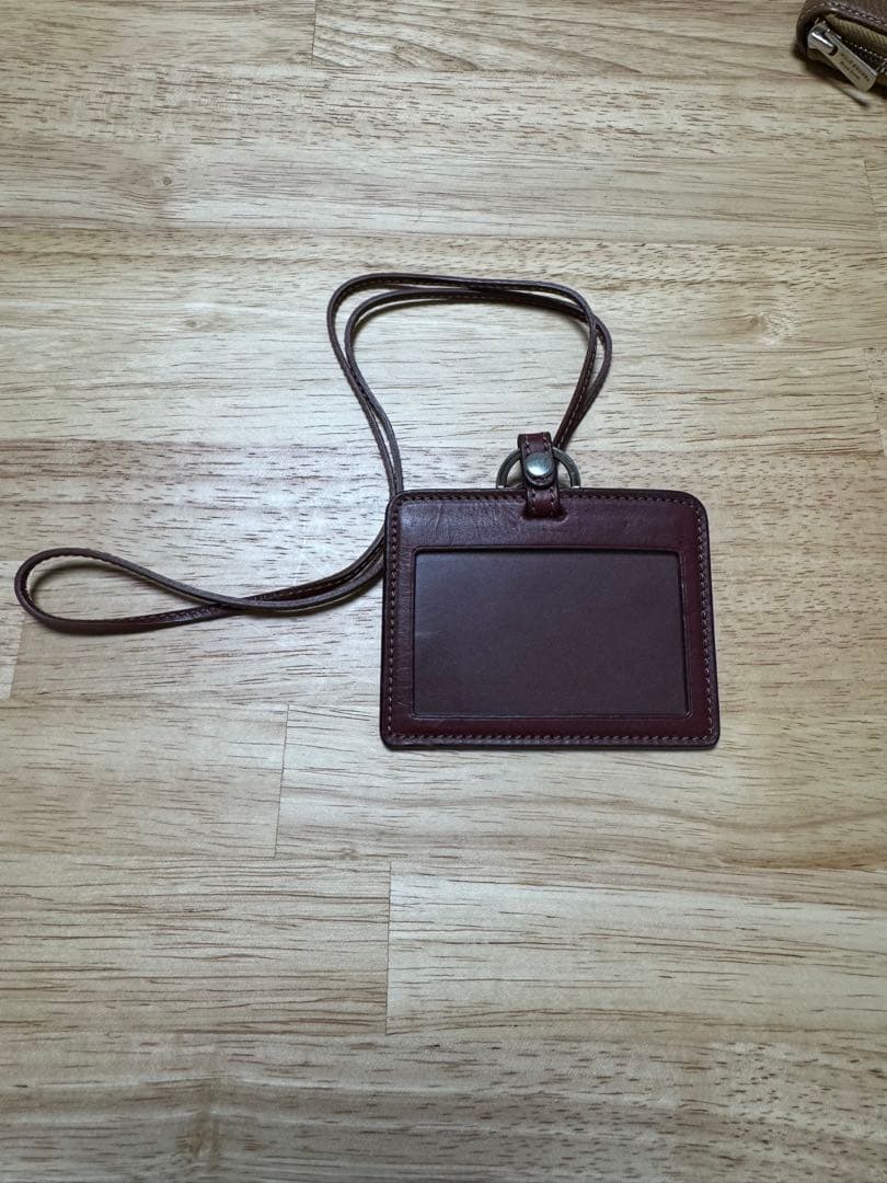 IDホルダー　EB-LYNCH（EB-リンチ）　wildswans