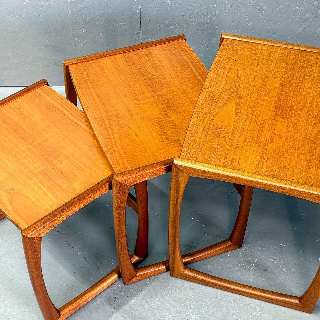 イギリス ヴィンテージ チーク ネストテーブル