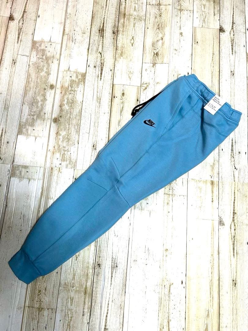 新品未使用 Nike テックフリース スリムフィットＬ