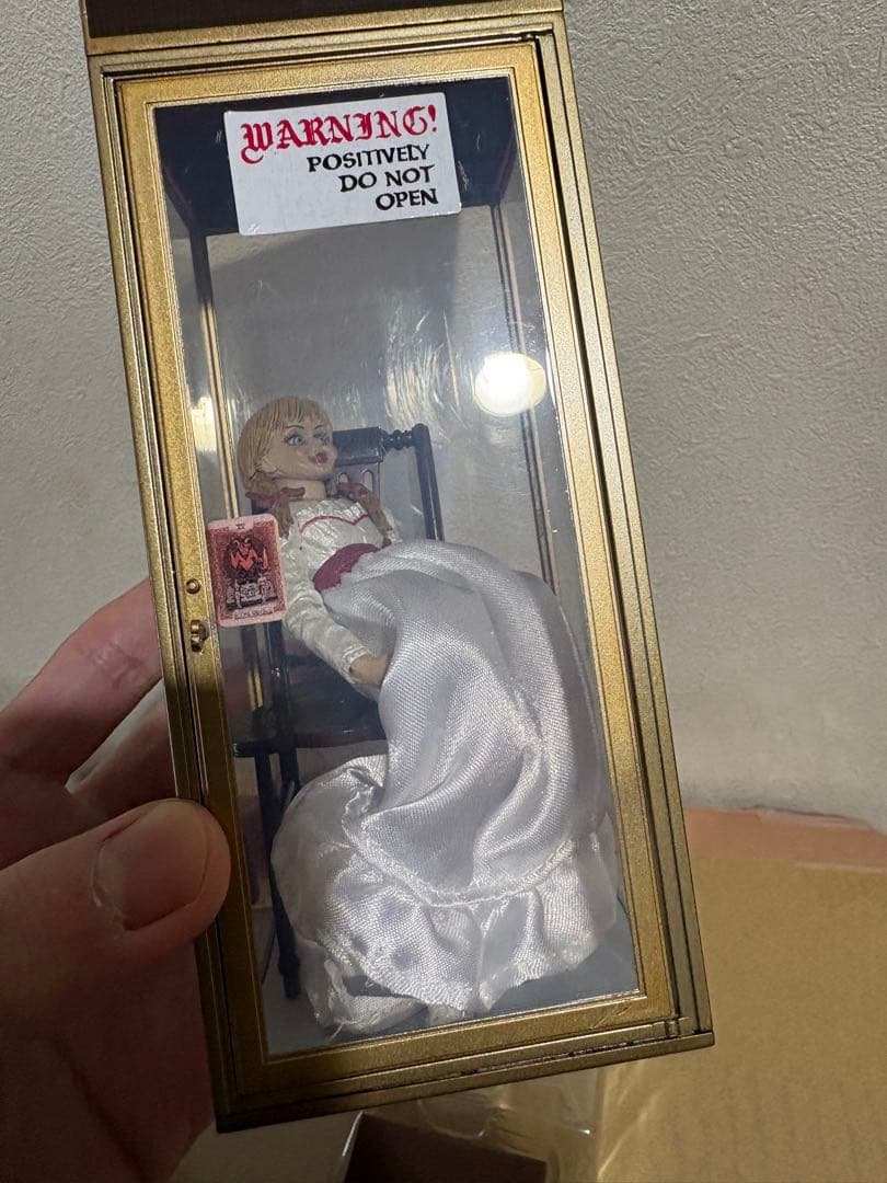 neca ネカ アナベル 死霊博物館 アナベルwithショーケース 3520