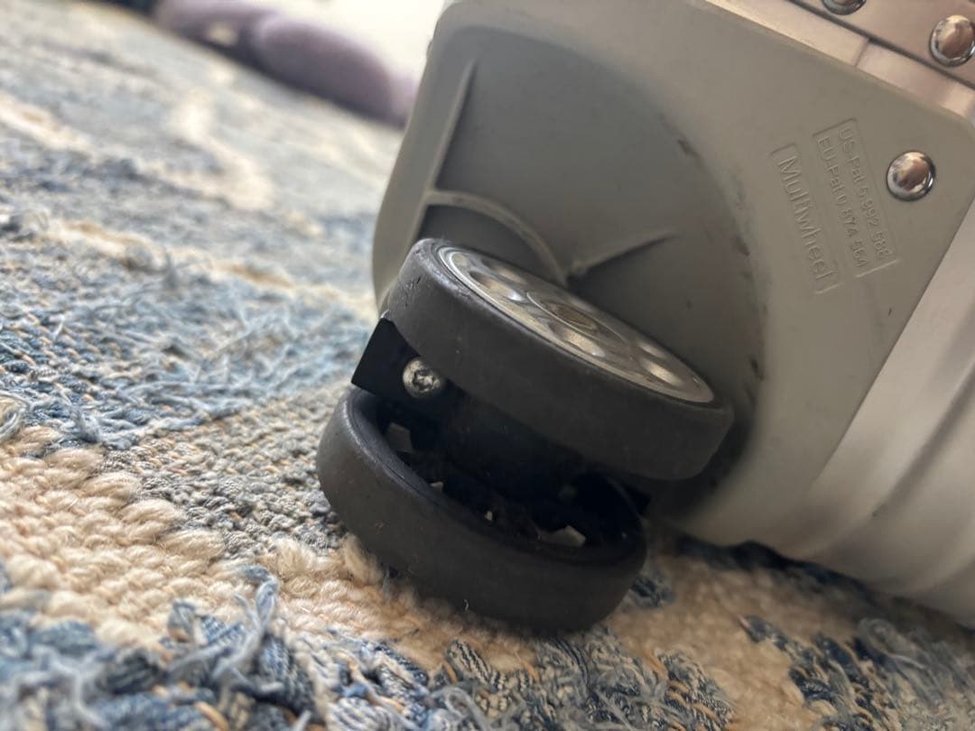 RIMOWA リモワ アルミ 大型 スーツケース シルバー（キャスター1つ欠損）