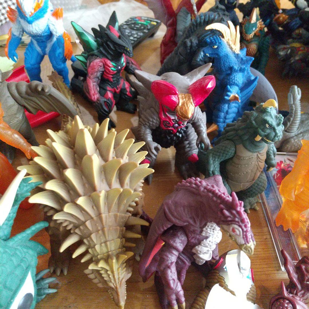 出品を待つフィギュア達