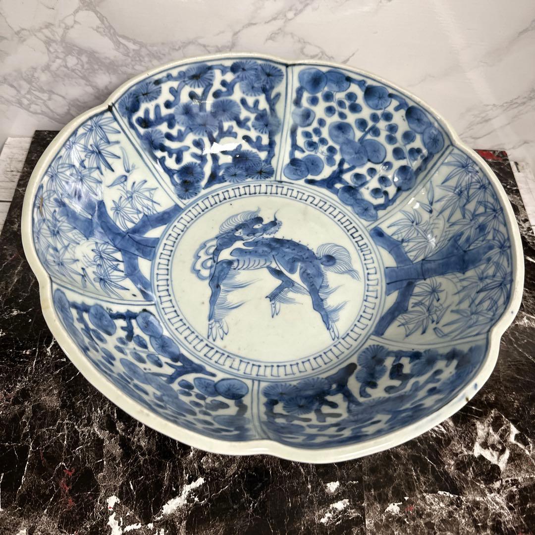 藍柿右衛門、染め付け麒麟図、大輪花深鉢。