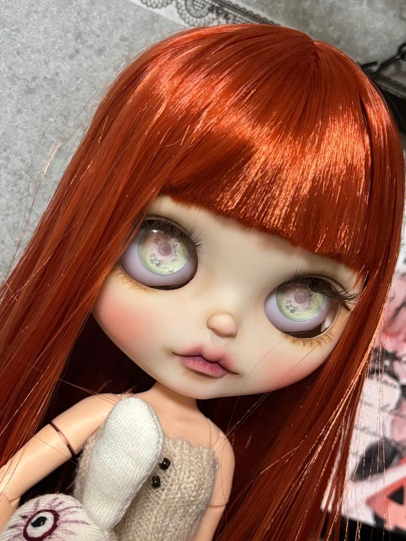 カスタムアイシードール　ネオサイズ　白肌　赤茶サラサラストレート