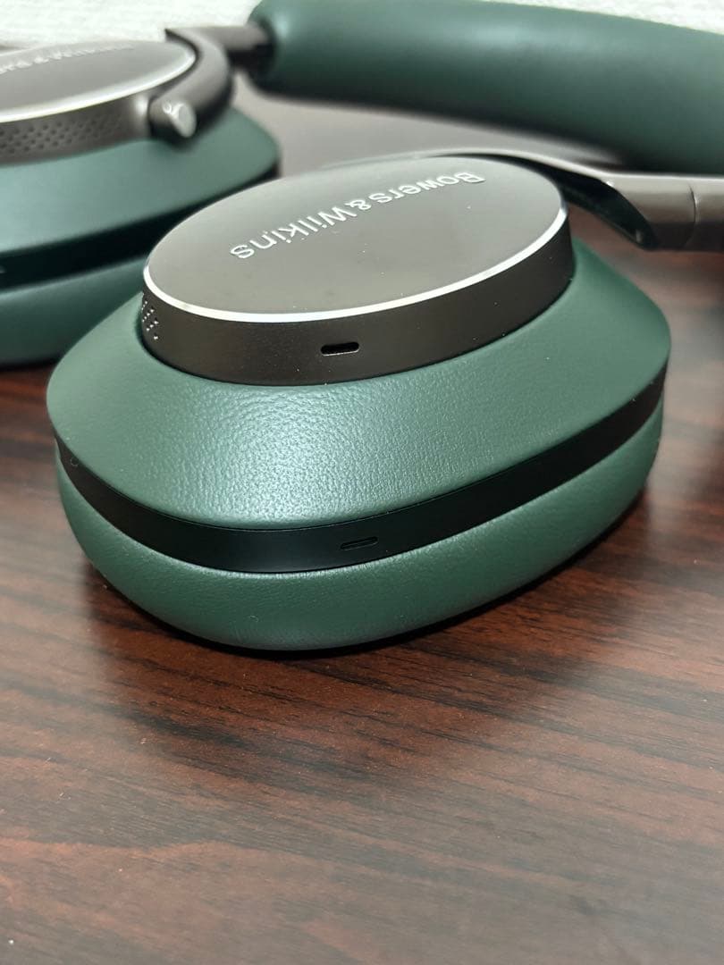 Bowers & Wilkins PX8 ダーク・フォレスト