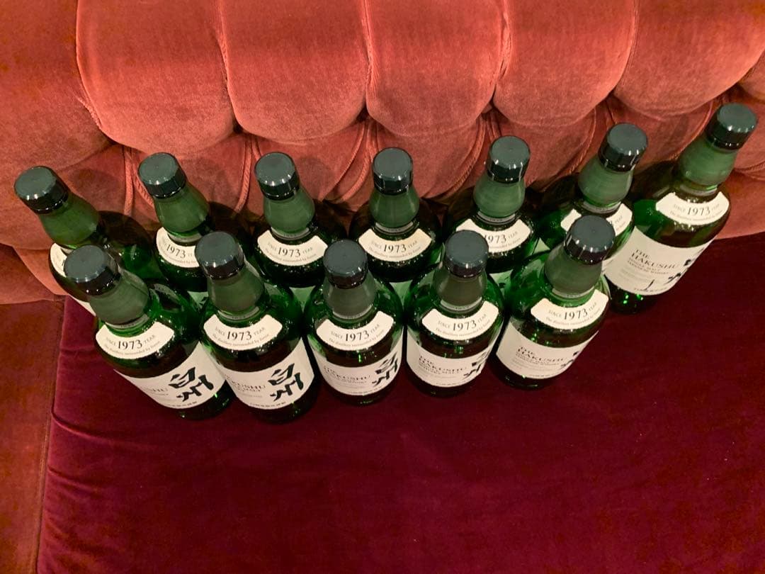 サントリー白州ノンエイジの空き瓶、箱の12本分のセットです。