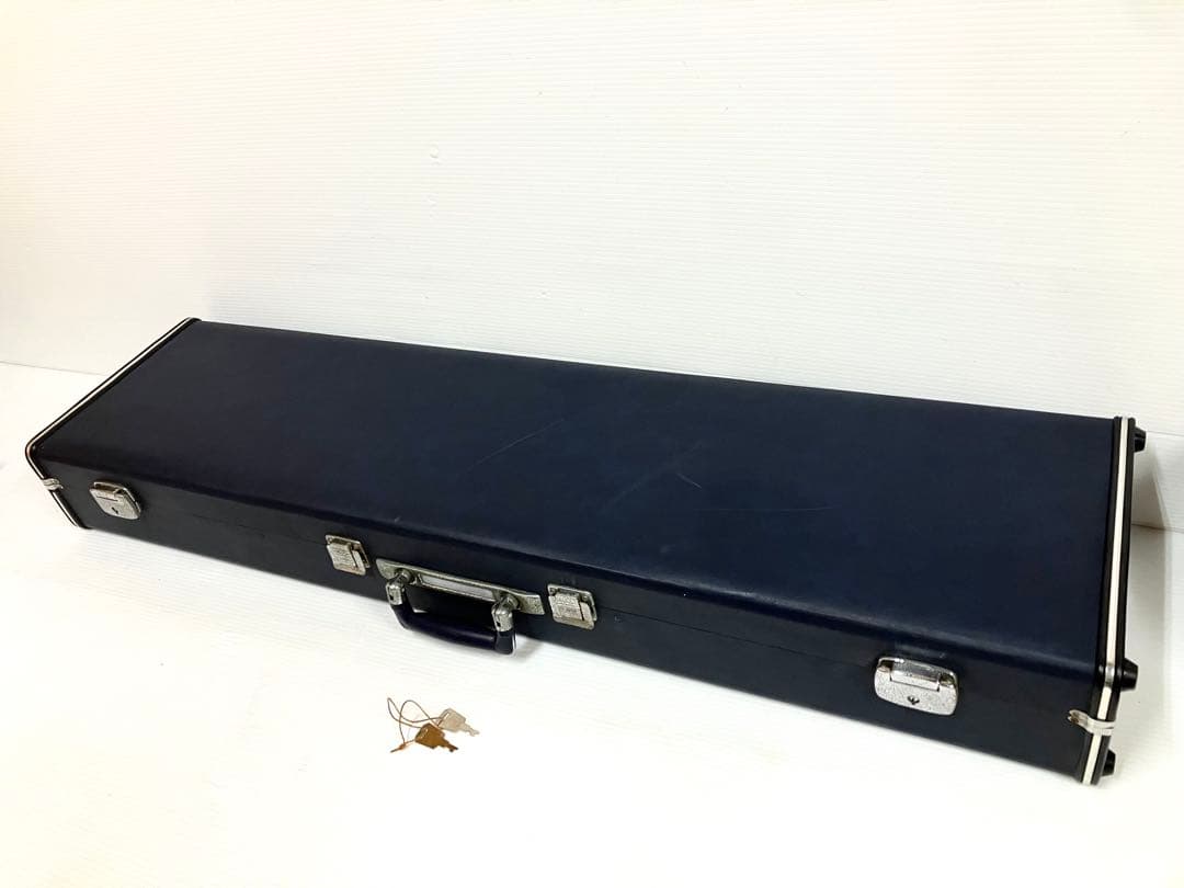 美品◆民謡三味線◆紅木 中棹 東さわり 皮破れ無 鼈甲撥／竹駒／替え弦／ケース付