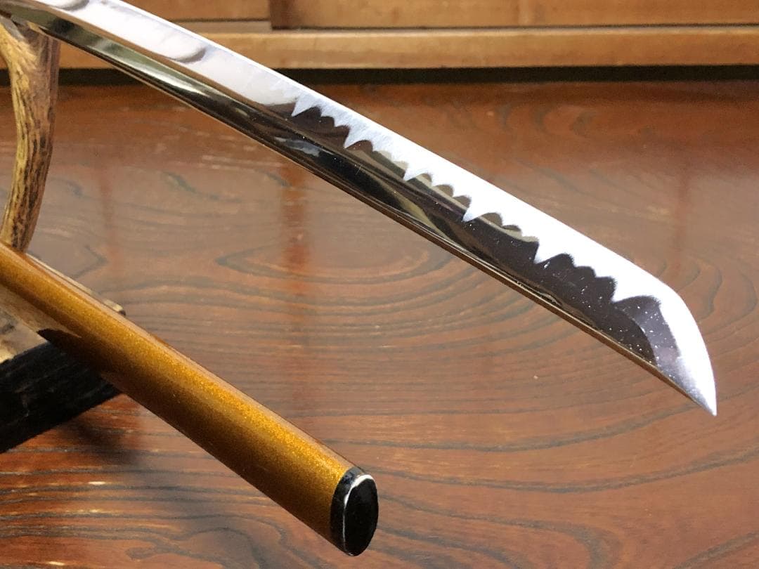 【 大小模造刀 】　大刀）全長104ｃｍ　脇差）全長71ｃｍ