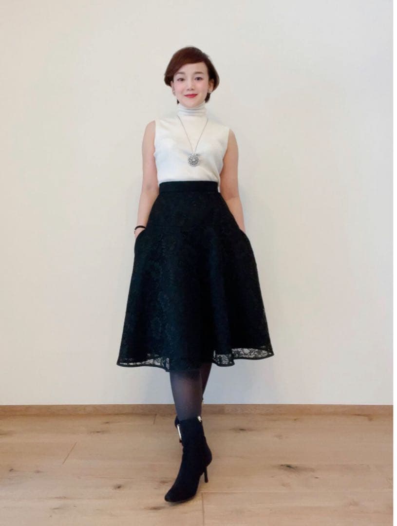 【新品未使用】望月順子さんマグノリアコレクション　黒レーススカートミディ丈