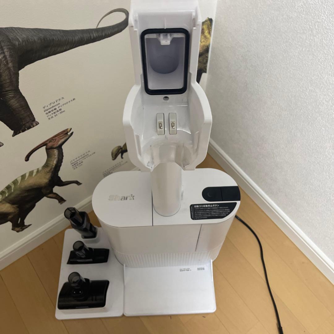 SHARKシャーク　自動ゴミ収集ドック搭載 コードレスクリーナー　展示品