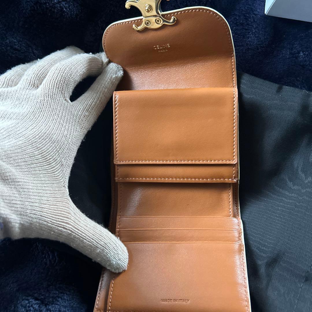 [最終価格]美品CELINE トリオンフ　三つ折り財布 アイボリー/ゴールド