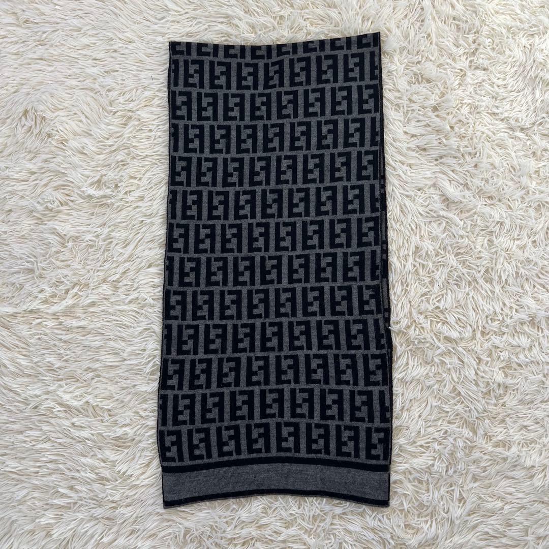 【未使用に近い】フェンディ マフラー ズッカ柄 ウール 黒 グレー