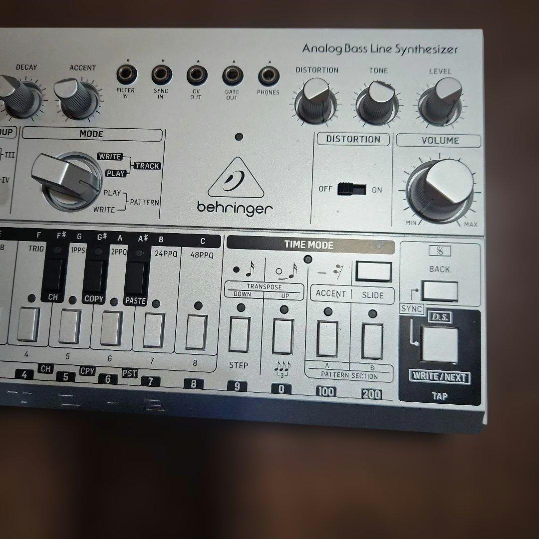 Roland MC-303❇️&❇️ BehringerTD-3 ❇️2点セット