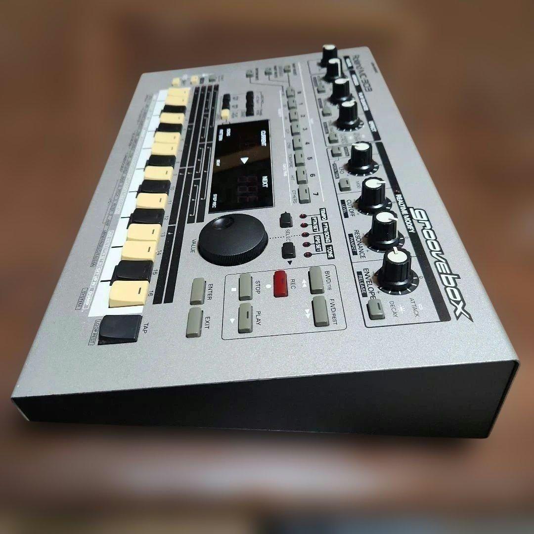 Roland MC-303❇️&❇️ BehringerTD-3 ❇️2点セット