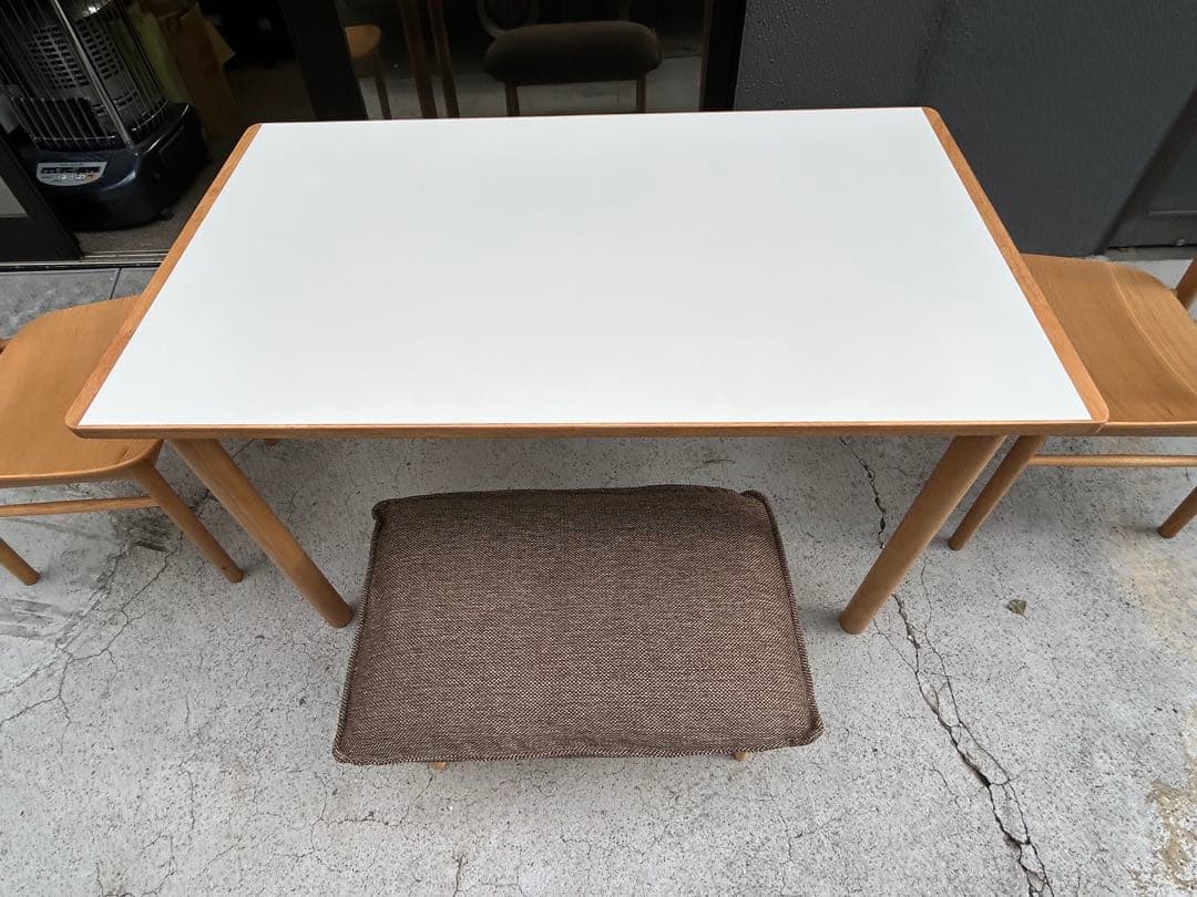 美品　無印　ダイニングセット　メラニン天板　ラウンドチェア2脚　オットマン付き