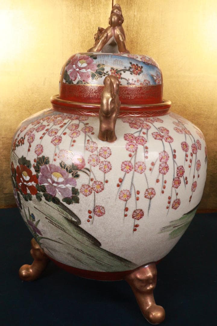 薩摩焼　勇仙作　色絵金彩花鳥図獅子耳　大香炉　高さ45cm BE941