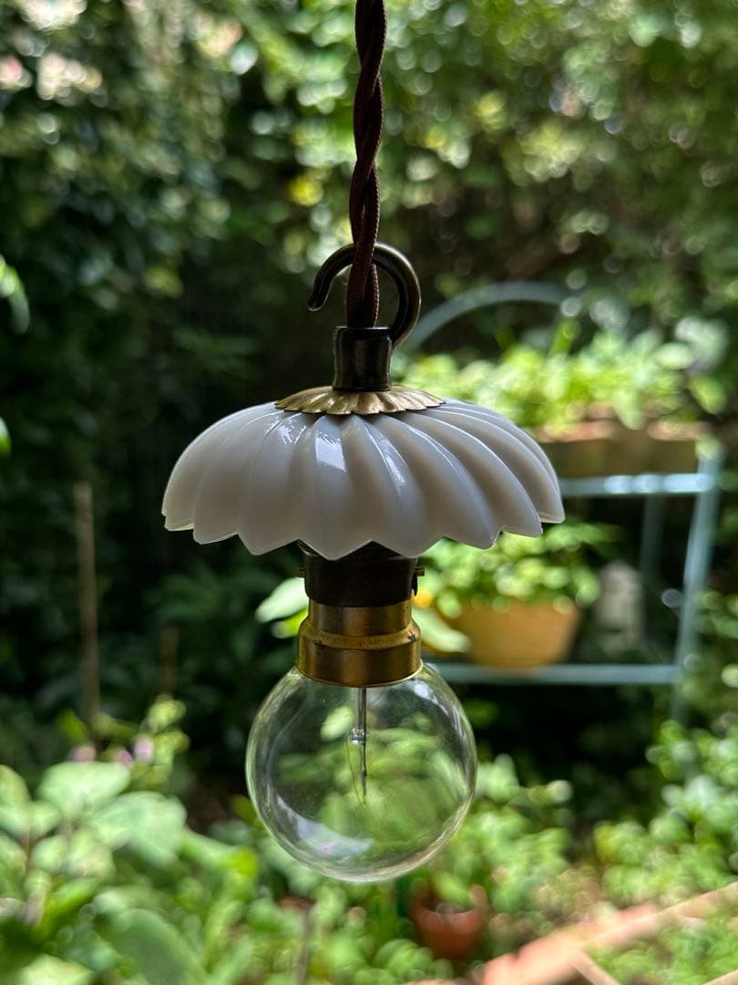 20年代 フランス アンティーク オパリンミルクガラスの螺旋模様アトリエランプ＊