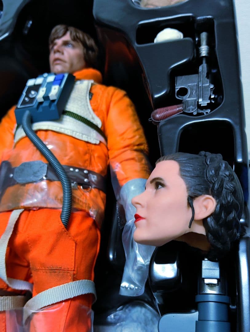 HOTTOYs•STARWARS[ルークスカイウォーカー]レイアヘッド付き!