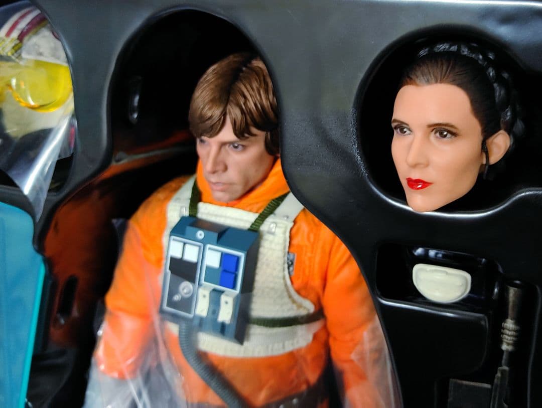 HOTTOYs•STARWARS[ルークスカイウォーカー]レイアヘッド付き!