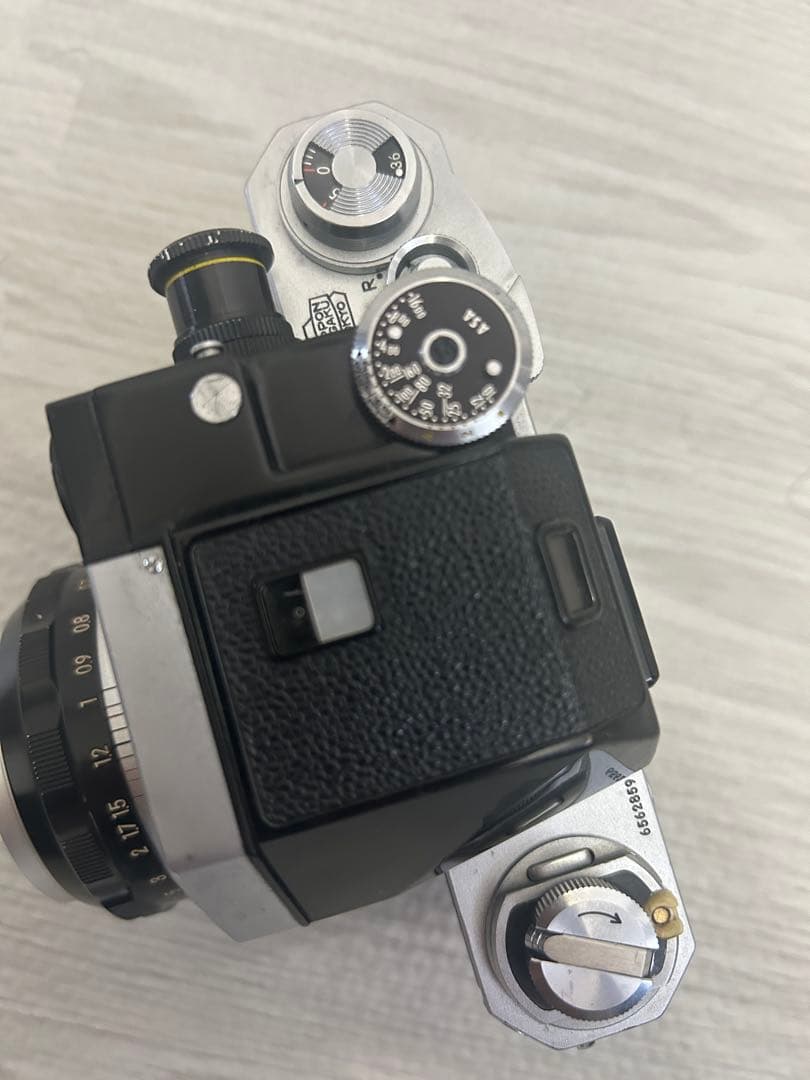 Nikon F 一眼レフ　フィルムカメラ　レンズ付き