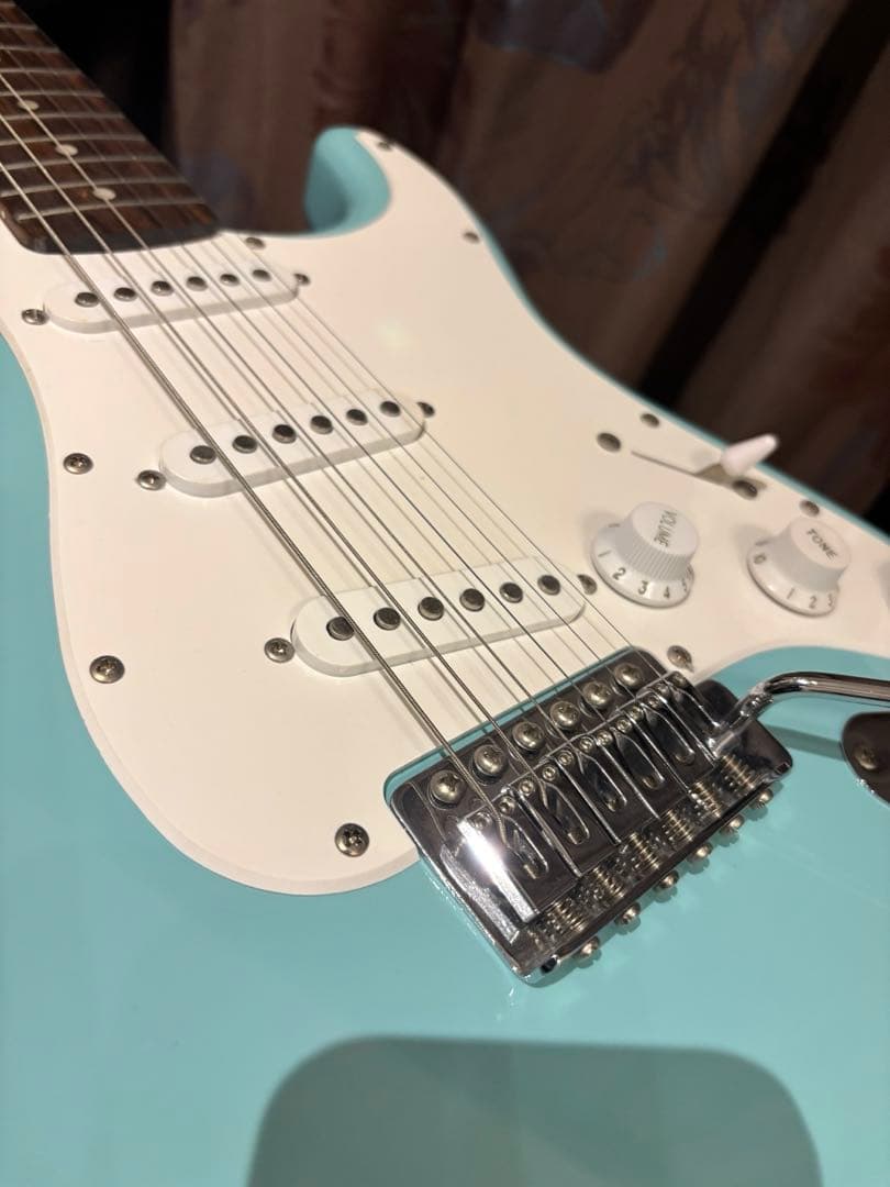 水色のSquier ストラト美品