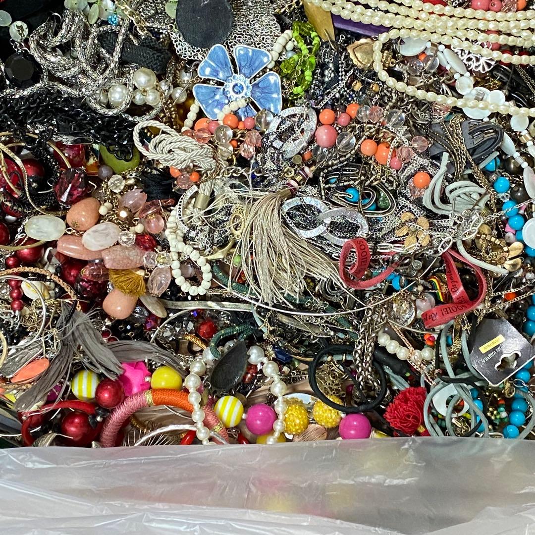 大量まとめ売り　ジャンク　未選別　アクセサリー色々③　約11.3㎏　ネックレス他