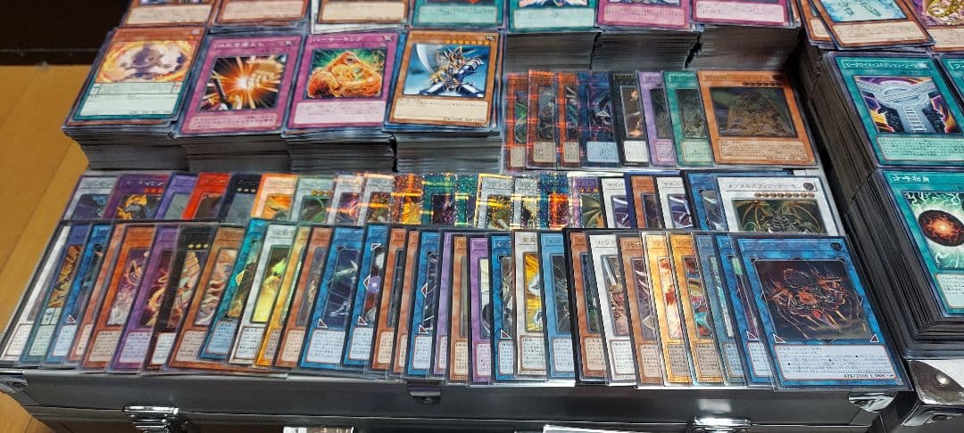 遊戯王　スーパーレア以上約900枚　合計4000枚以上大量まとめ売り