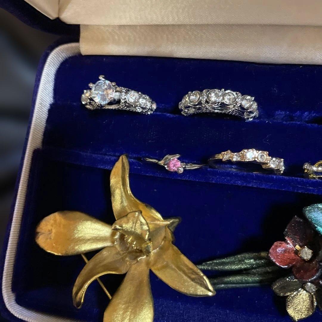 遺品　生前整理　アクセサリー　ＰＴＦ刻印あり　最終値下げ　お値引き不可