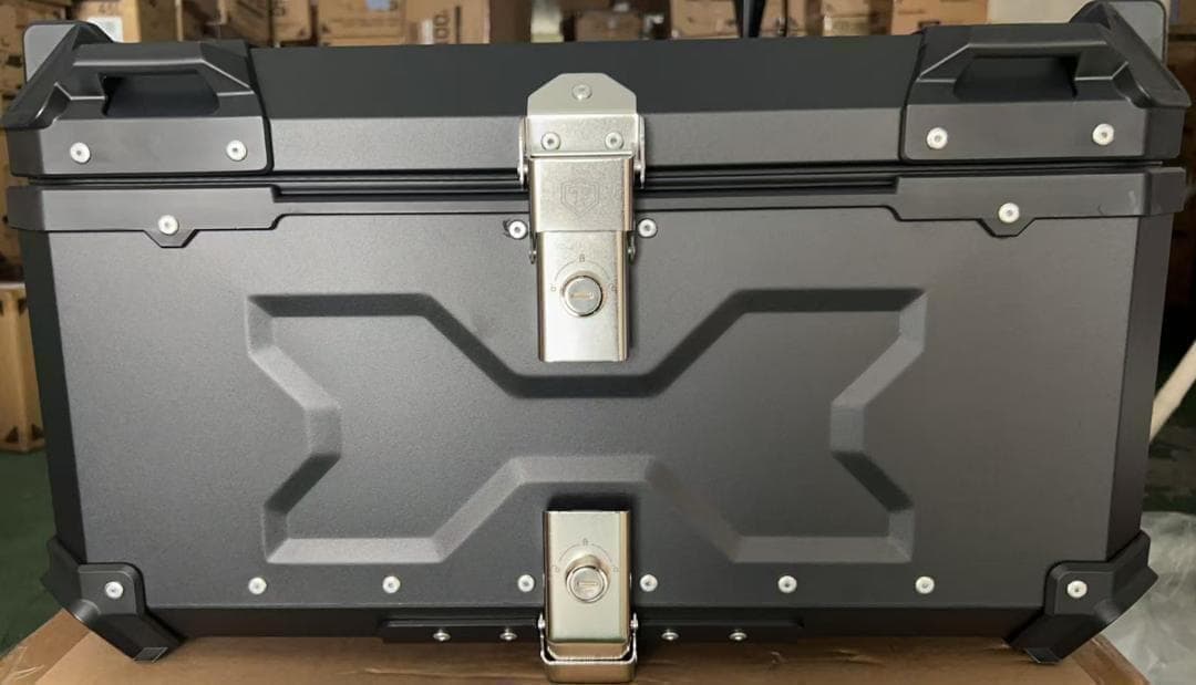 未使用中古美品 65Lバイクリアボックス アルミ制 ブラック26-1