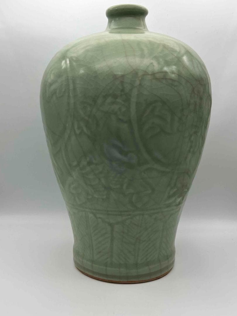 宋時代　龍泉窯　梅子青 青磁 刻牡丹花文大梅瓶 花入　花瓶　茶道具(B-20)