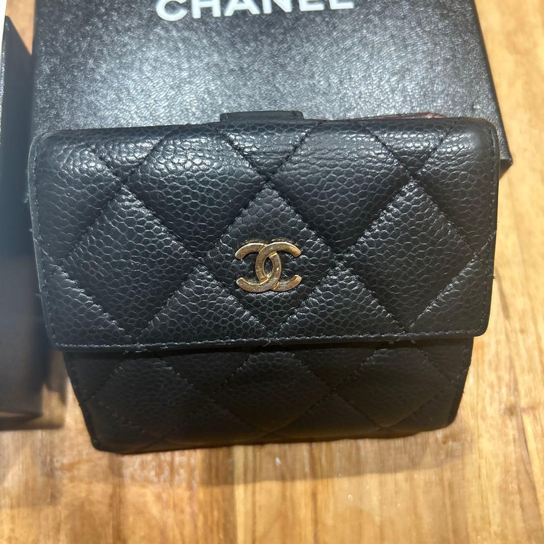 シャネル マトラッセ　キャビアスキン　財布
