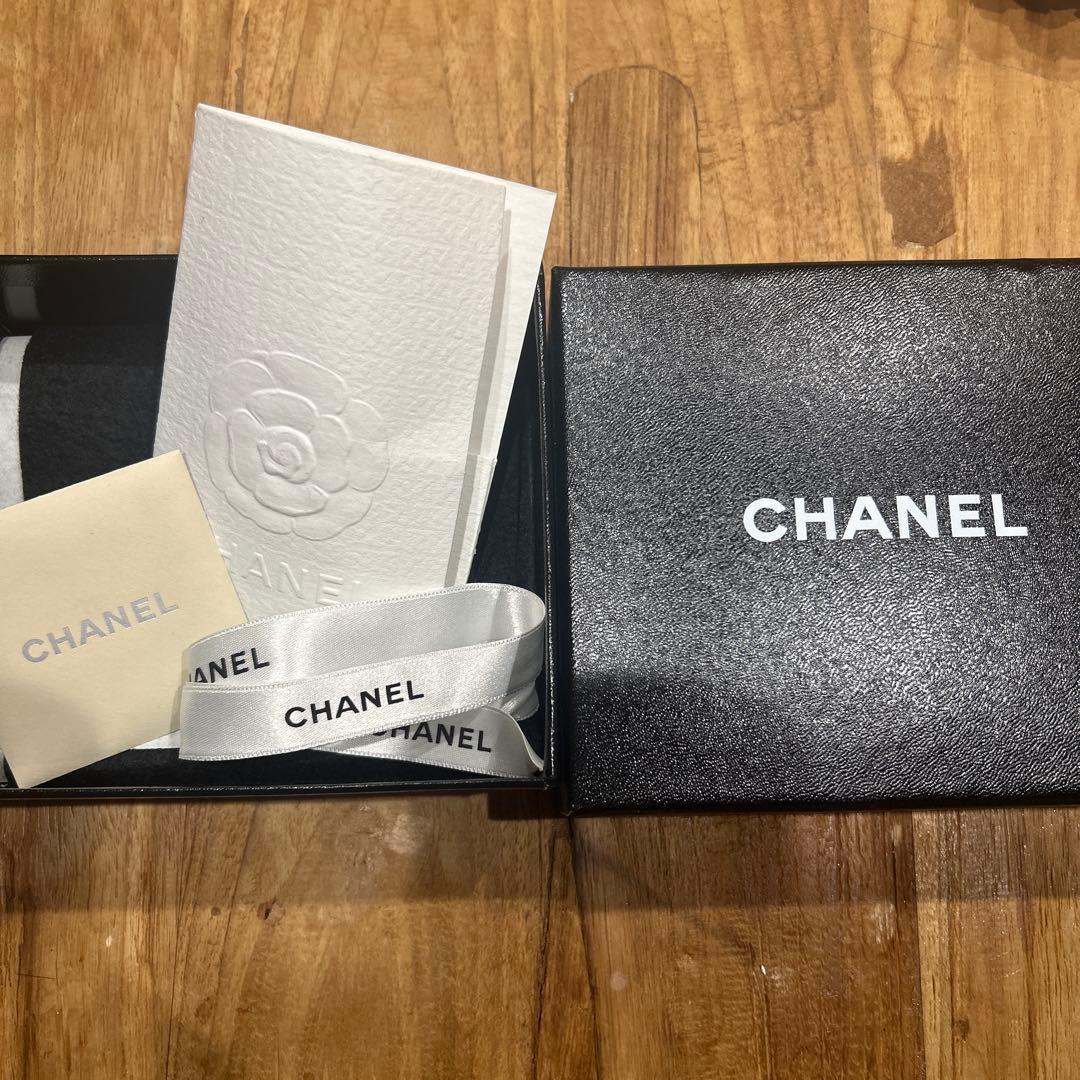 シャネル マトラッセ　キャビアスキン　財布