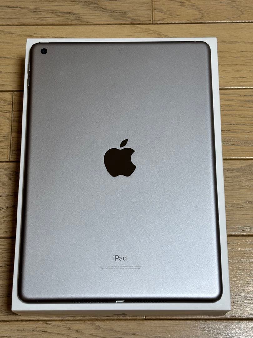 Apple iPad (第6世代) シルバー