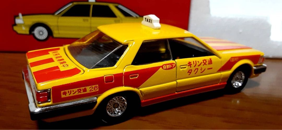 トミカ　ダンディ　 日産　グロリア　タクシー　DJ-014 1/43