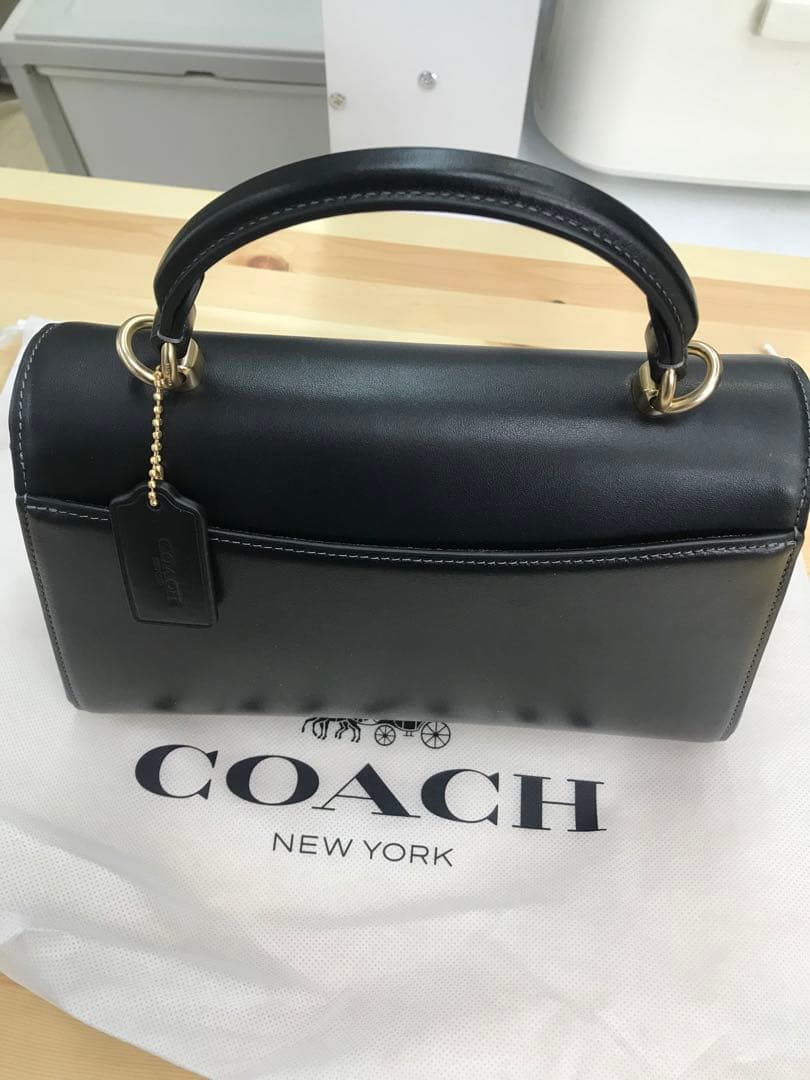 特売　【新品未使用】Coach 黒 レザー ハンドバッグ