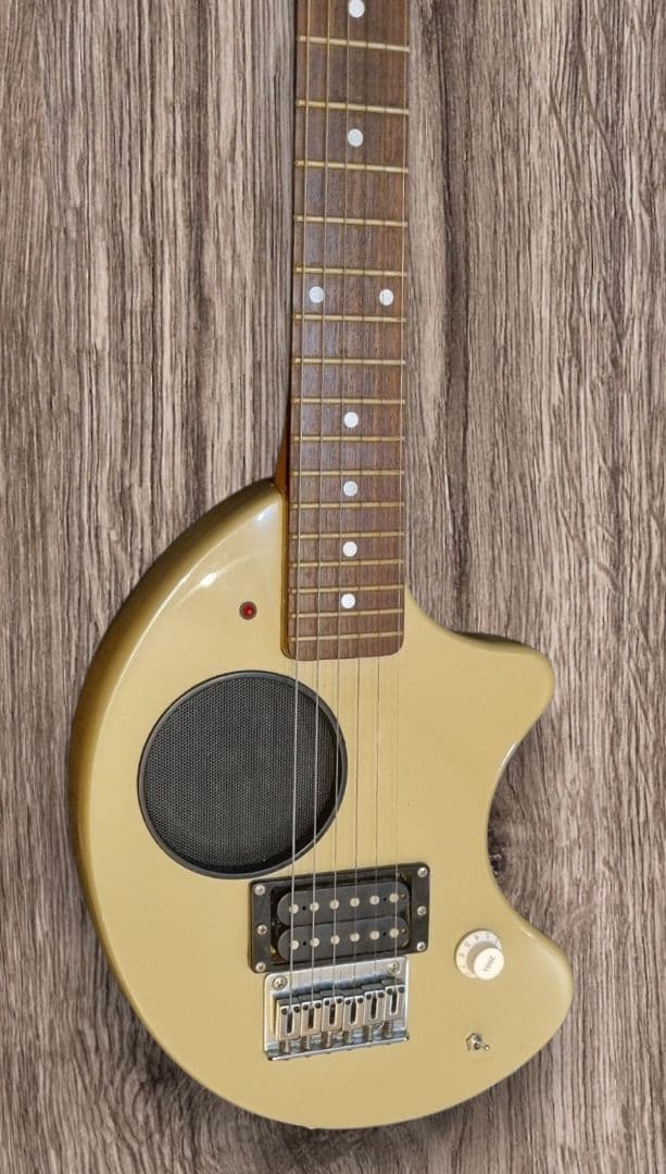 フェルナンデスZO-3ゾーサンエレキギター 内線スピーカー美品