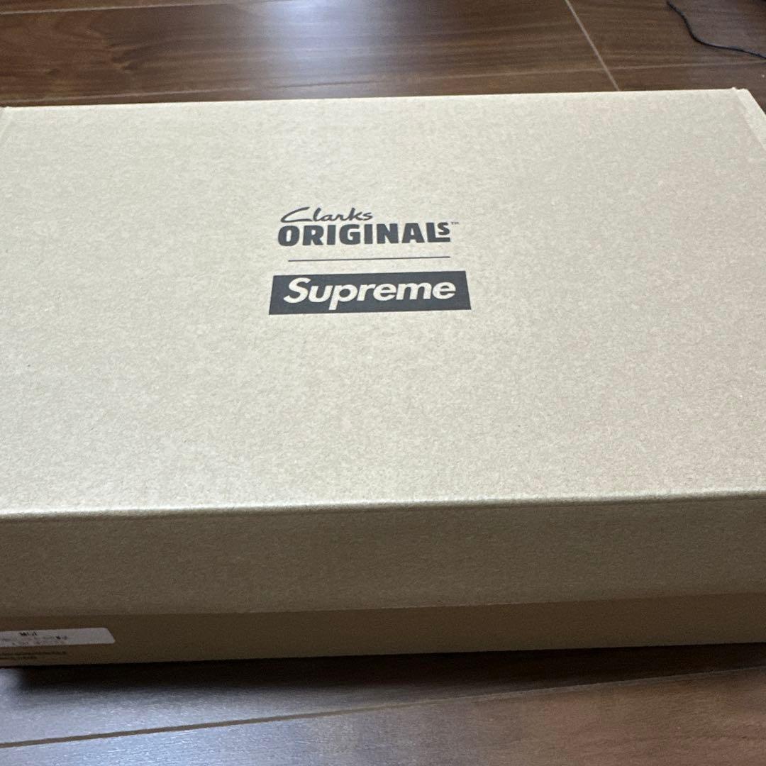 24ss シュプリーム × クラークス パテントレザー ワラビー :US7
