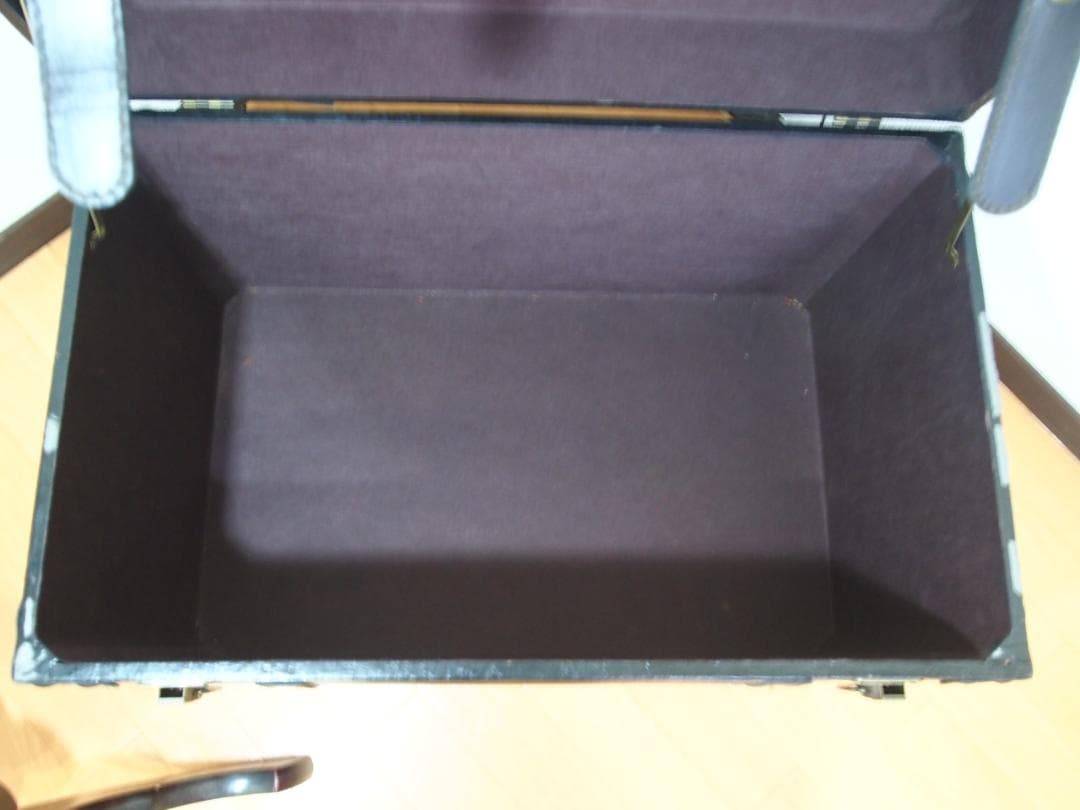 【良品】鋲打ち/革張り 収納スツール/椅子/ベンチ/レコードケース 黒/ブラック