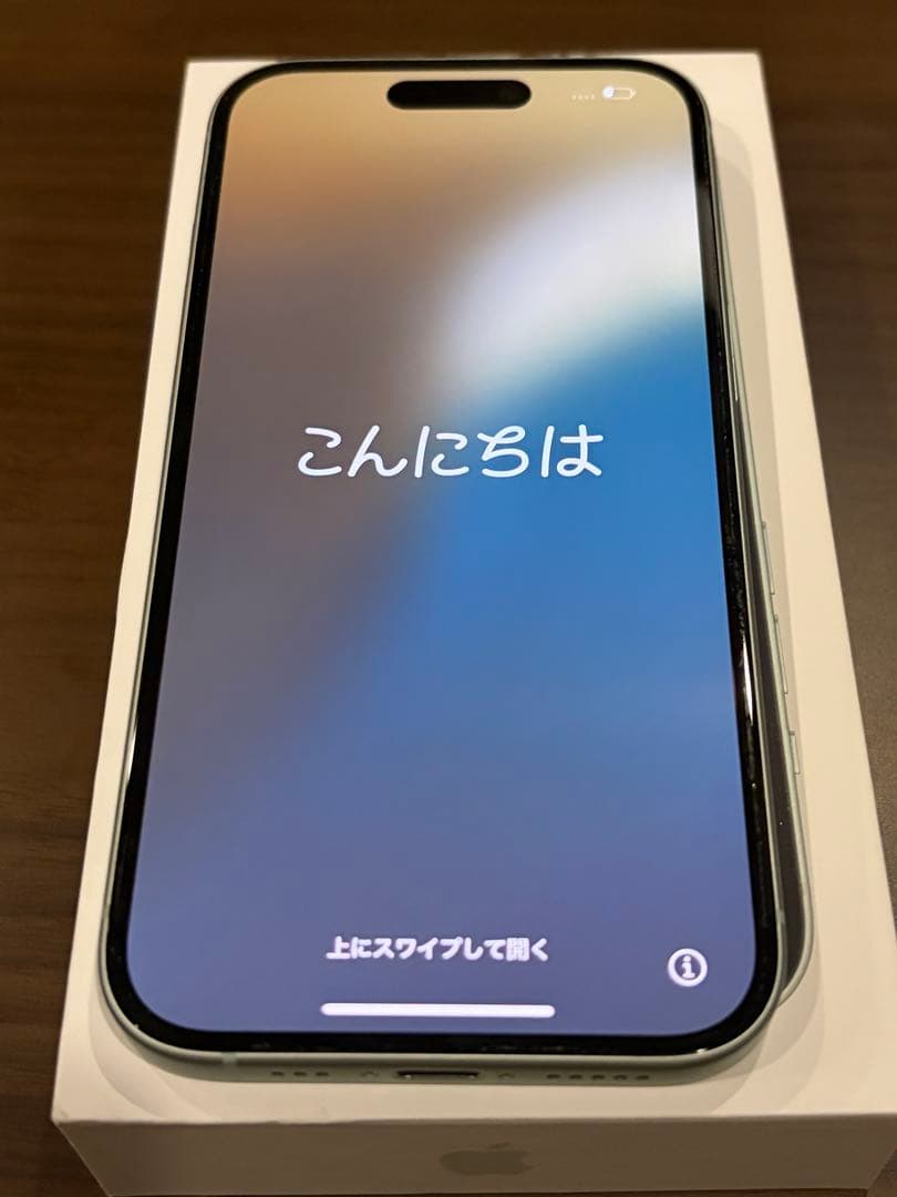 美品　iPhone15 グリーン　128GB